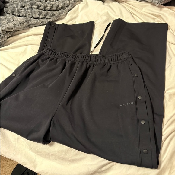 SKIMS Pants - NikeSKIMS Matte Tricot
Women's Side-Snap Pants